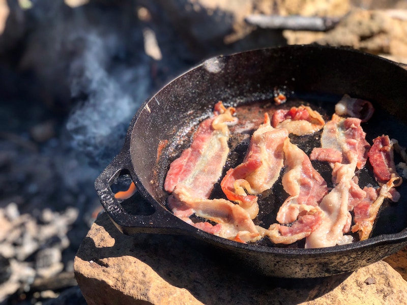 poolside-steal-the-bacon